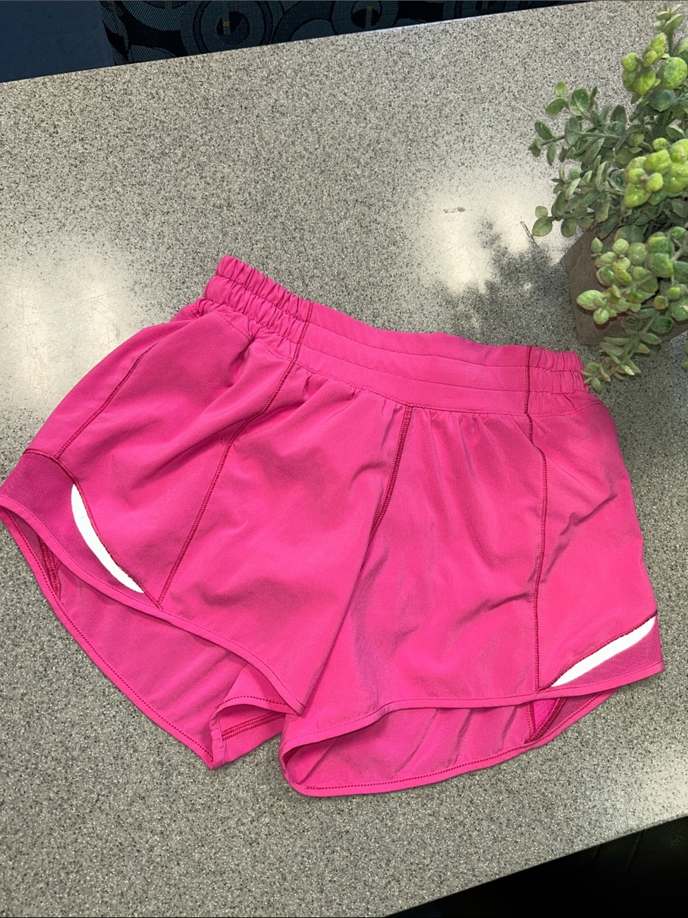 lululemon athletica sz 4 Women’s Bright Pink Running Shorts